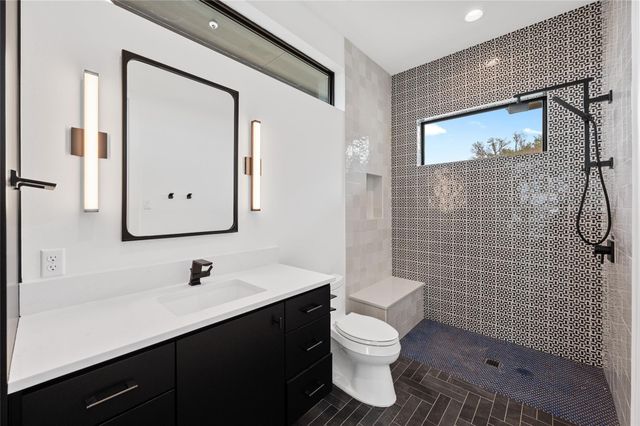 806 Sunfish ST, Lakeway, TX 78734