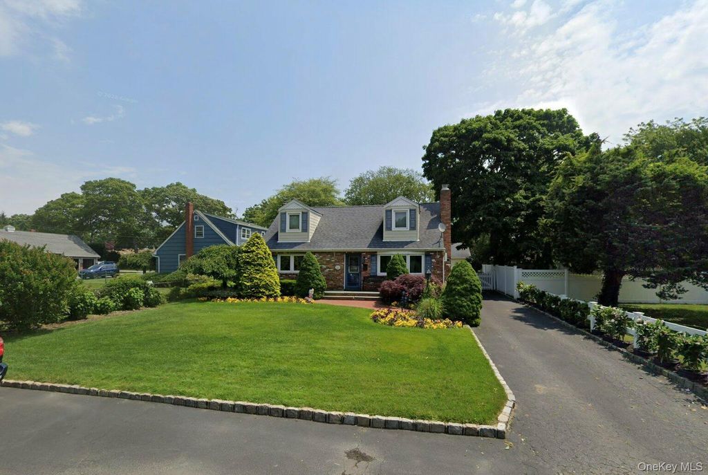 289 Sayville Boulevard, Sayville, NY 11782 — exterior