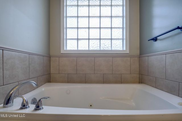 514 Royal Oak Drive, Pass Christian, MS 39571