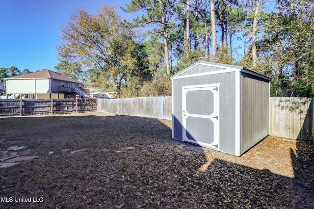 514 Royal Oak Drive, Pass Christian, MS 39571