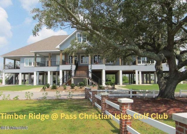 514 Royal Oak Drive, Pass Christian, MS 39571