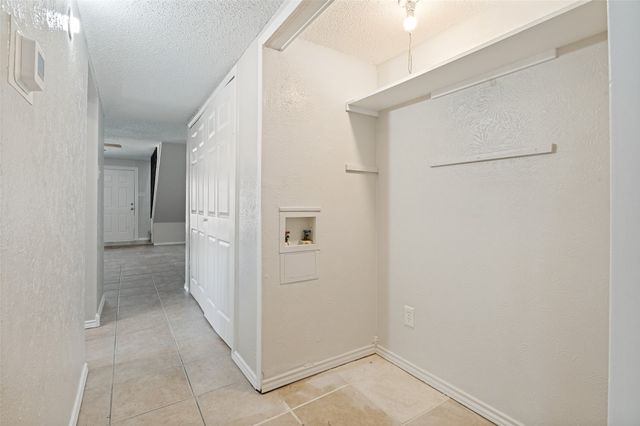 203 Trinidad Drive, Grand Prairie, TX 75052