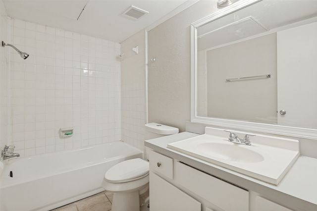 203 Trinidad Drive, Grand Prairie, TX 75052