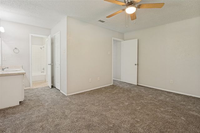 203 Trinidad Drive, Grand Prairie, TX 75052