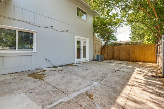 203 Trinidad Drive, Grand Prairie, TX 75052