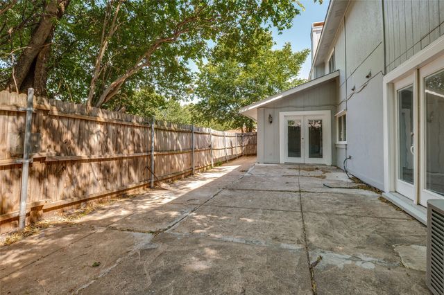 203 Trinidad Drive, Grand Prairie, TX 75052