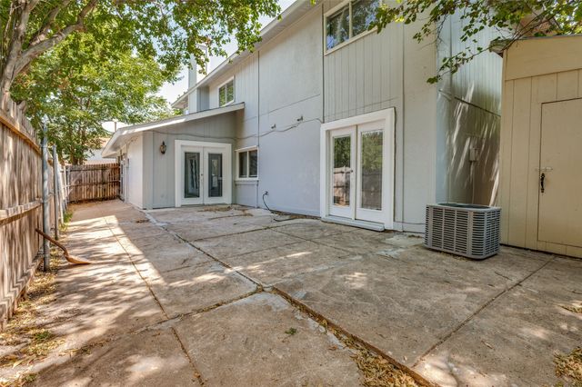 203 Trinidad Drive, Grand Prairie, TX 75052