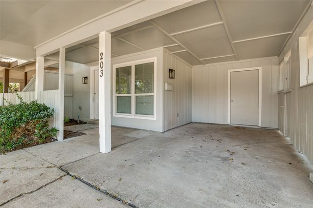 203 Trinidad Drive, Grand Prairie, TX 75052