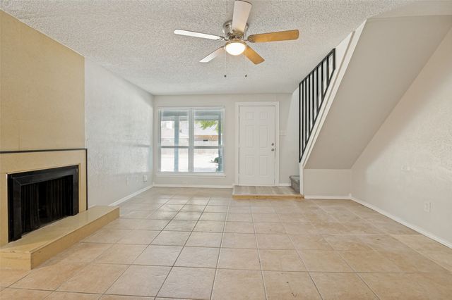 203 Trinidad Drive, Grand Prairie, TX 75052