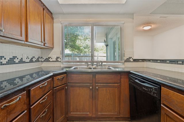 203 Trinidad Drive, Grand Prairie, TX 75052