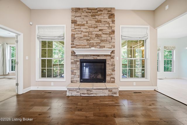 18406 Standwick Dr, Louisville, KY 40245