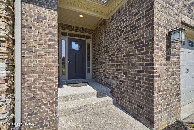 18406 Standwick Dr, Louisville, KY 40245