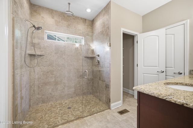 18406 Standwick Dr, Louisville, KY 40245