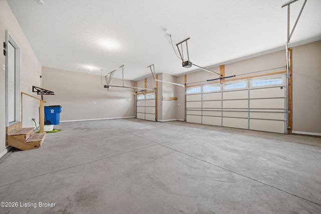 18406 Standwick Dr, Louisville, KY 40245
