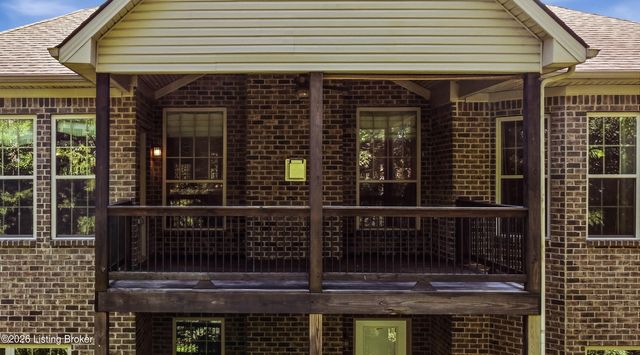 18406 Standwick Dr, Louisville, KY 40245