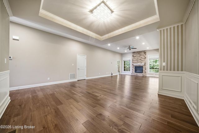 18406 Standwick Dr, Louisville, KY 40245
