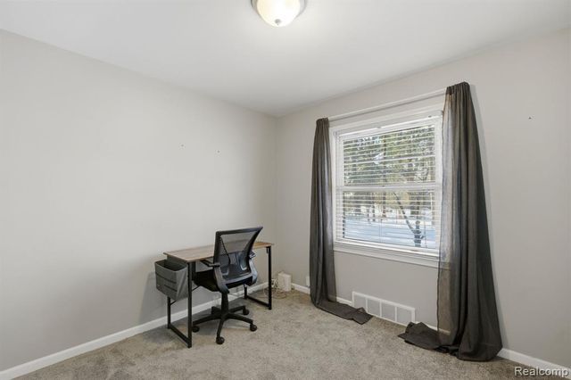 28807 Somerset Place, Lathrup Village, MI 48076