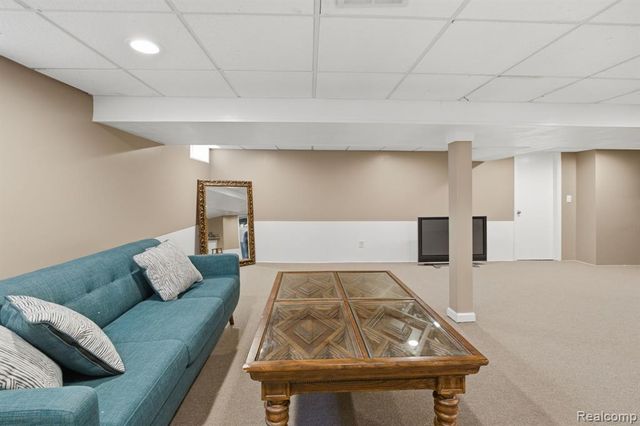 28807 Somerset Place, Lathrup Village, MI 48076