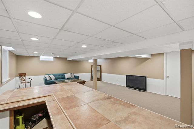 28807 Somerset Place, Lathrup Village, MI 48076