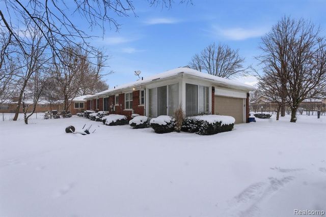 28807 Somerset Place, Lathrup Village, MI 48076