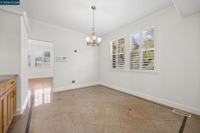 5535 Moraga Ave, Oakland, CA 94611