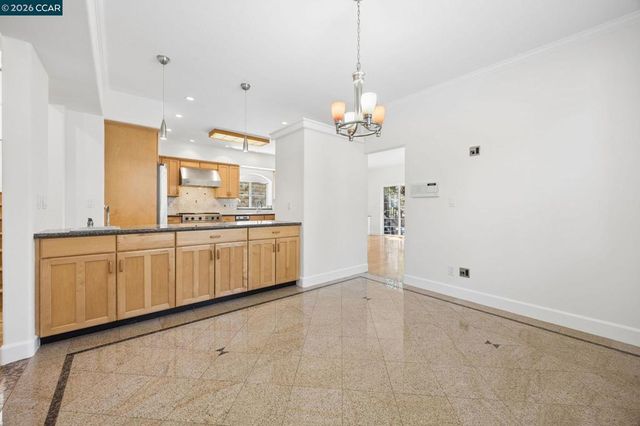 5535 Moraga Ave, Oakland, CA 94611