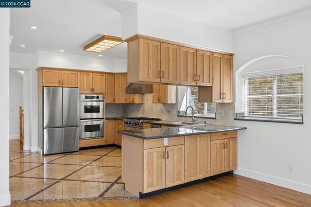 5535 Moraga Ave, Oakland, CA 94611