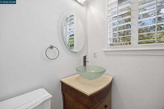 5535 Moraga Ave, Oakland, CA 94611