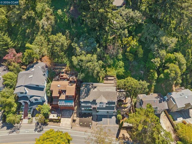 5535 Moraga Ave, Oakland, CA 94611