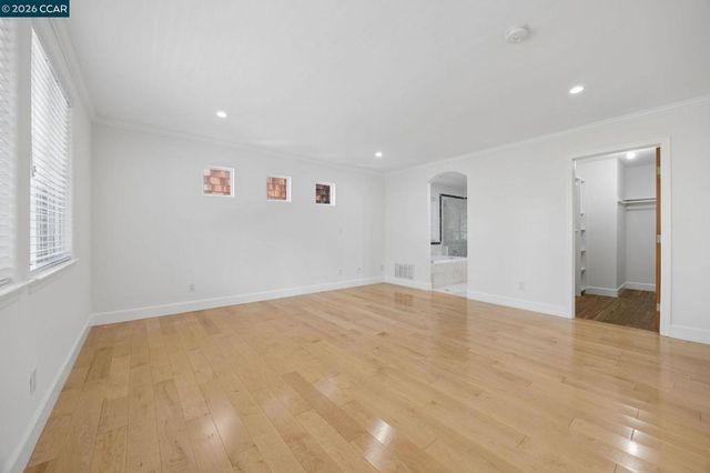 5535 Moraga Ave, Oakland, CA 94611