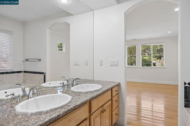 5535 Moraga Ave, Oakland, CA 94611