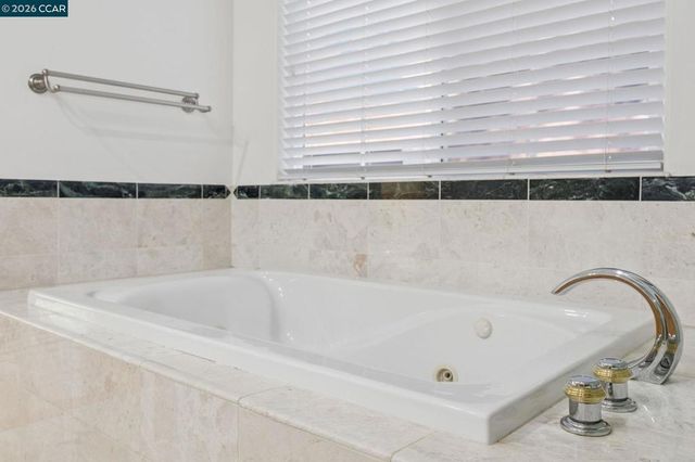 5535 Moraga Ave, Oakland, CA 94611
