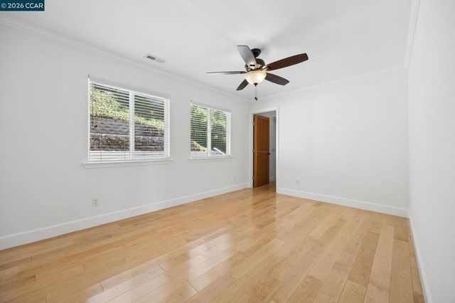 5535 Moraga Ave, Oakland, CA 94611