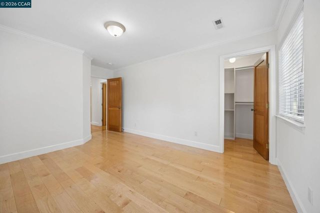 5535 Moraga Ave, Oakland, CA 94611