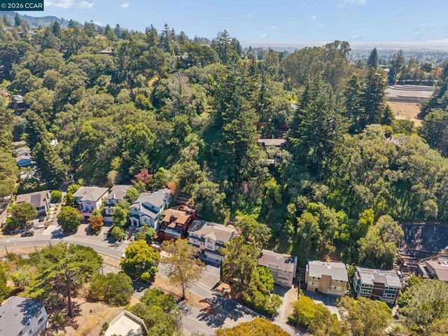 5535 Moraga Ave, Oakland, CA 94611