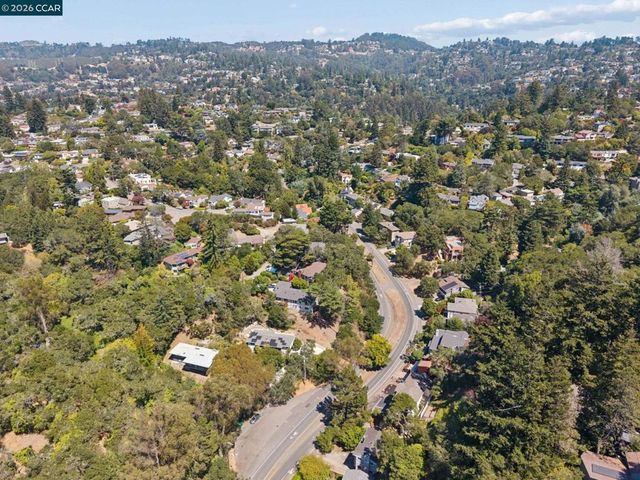 5535 Moraga Ave, Oakland, CA 94611