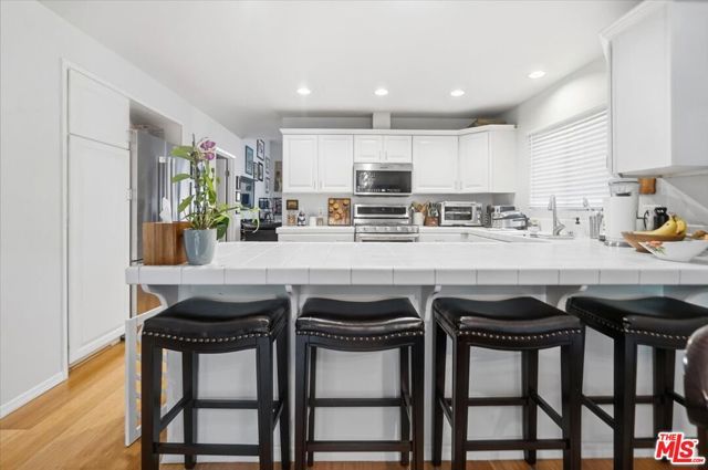 4032 Moore Street, Los Angeles, CA 90066
