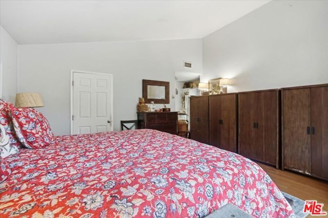 4032 Moore Street, Los Angeles, CA 90066