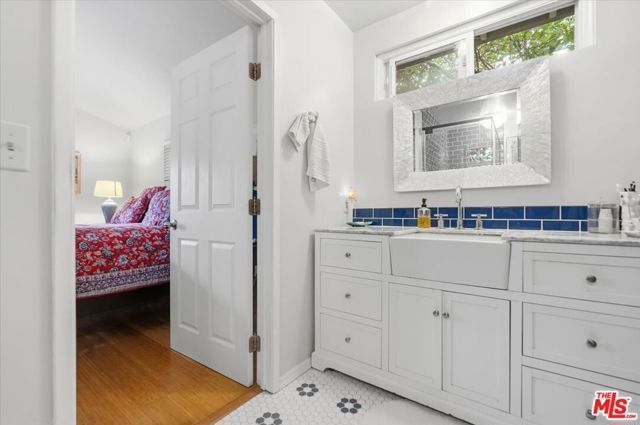 4032 Moore Street, Los Angeles, CA 90066