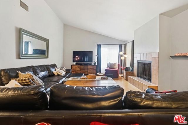 4032 Moore Street, Los Angeles, CA 90066