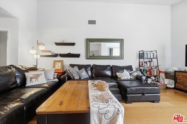 4032 Moore Street, Los Angeles, CA 90066