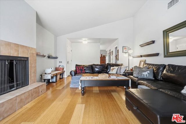 4032 Moore Street, Los Angeles, CA 90066