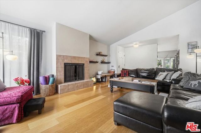 4032 Moore Street, Los Angeles, CA 90066