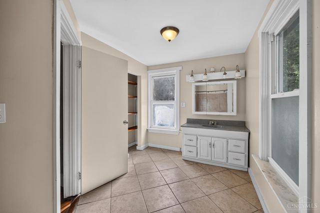4313 Whetsel Avenue, Cincinnati, OH 45227
