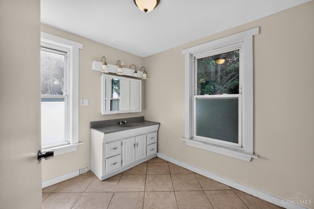 4313 Whetsel Avenue, Cincinnati, OH 45227