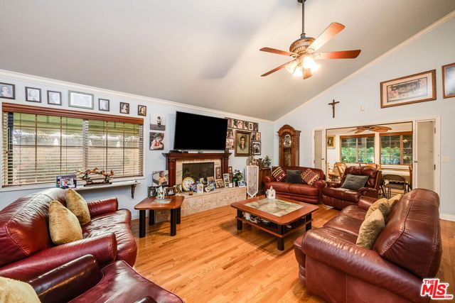 4120 W Mcfarlane Avenue, Burbank, CA 91505