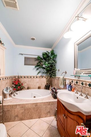 4120 W Mcfarlane Avenue, Burbank, CA 91505