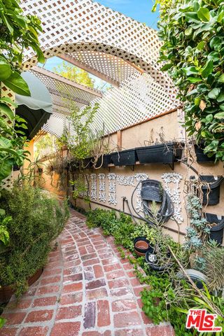 4120 W Mcfarlane Avenue, Burbank, CA 91505