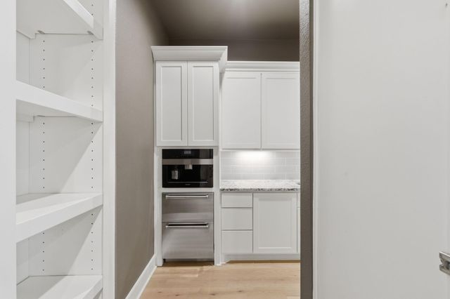8104 High Meadow Ridge Court, Montgomery, TX 77316