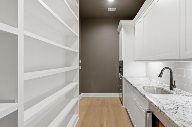 8104 High Meadow Ridge Court, Montgomery, TX 77316